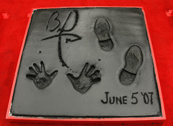 o13_handprint374.jpg